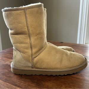 UGG Australia - Classic Short Tan Boots -  Size 9